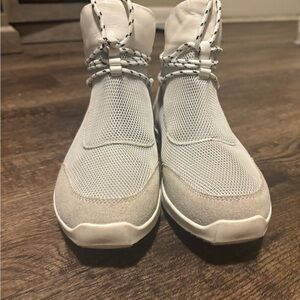 Elegant White Lace-Up Women's Boots